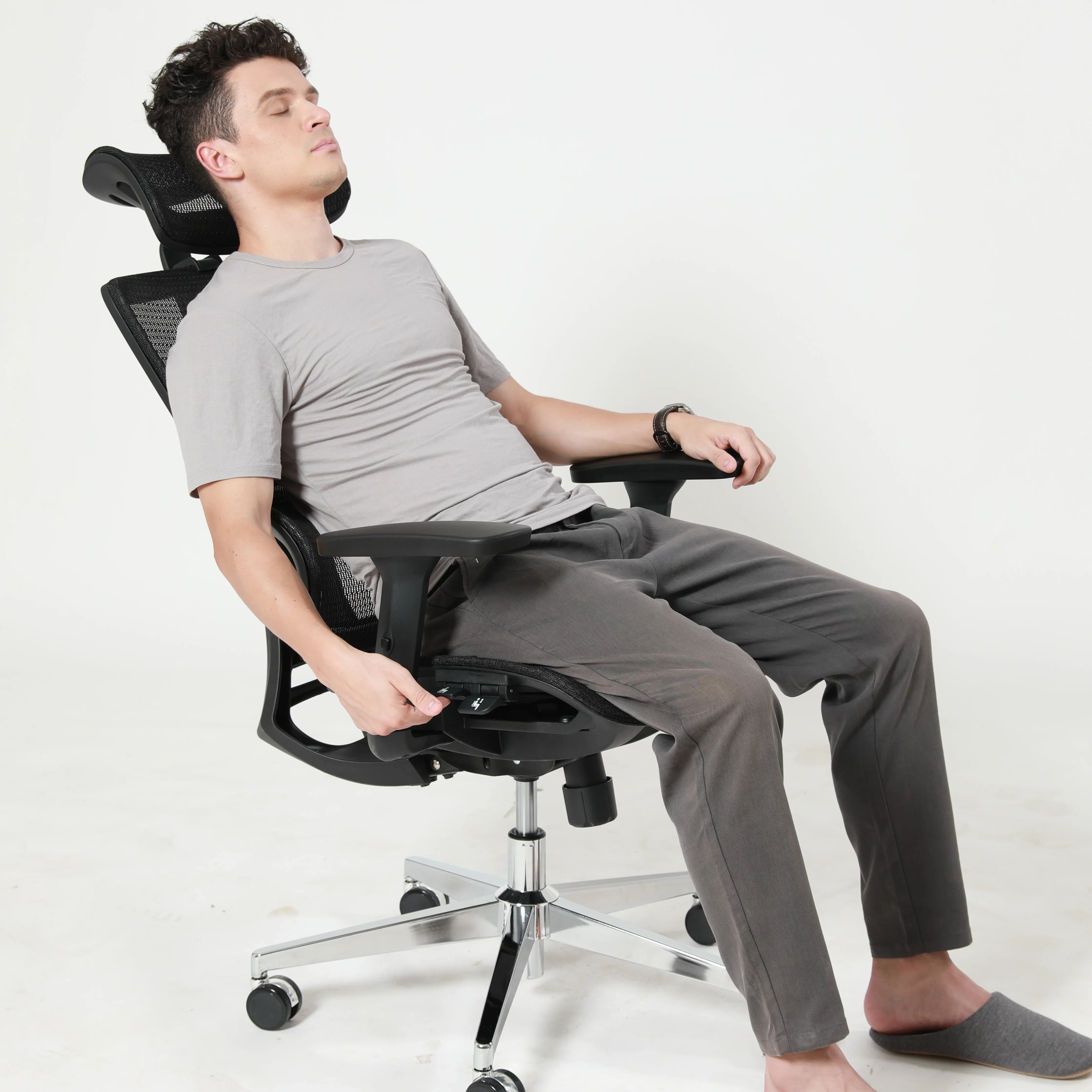 CabBase C1 Black Mesh Ergonomic Chair