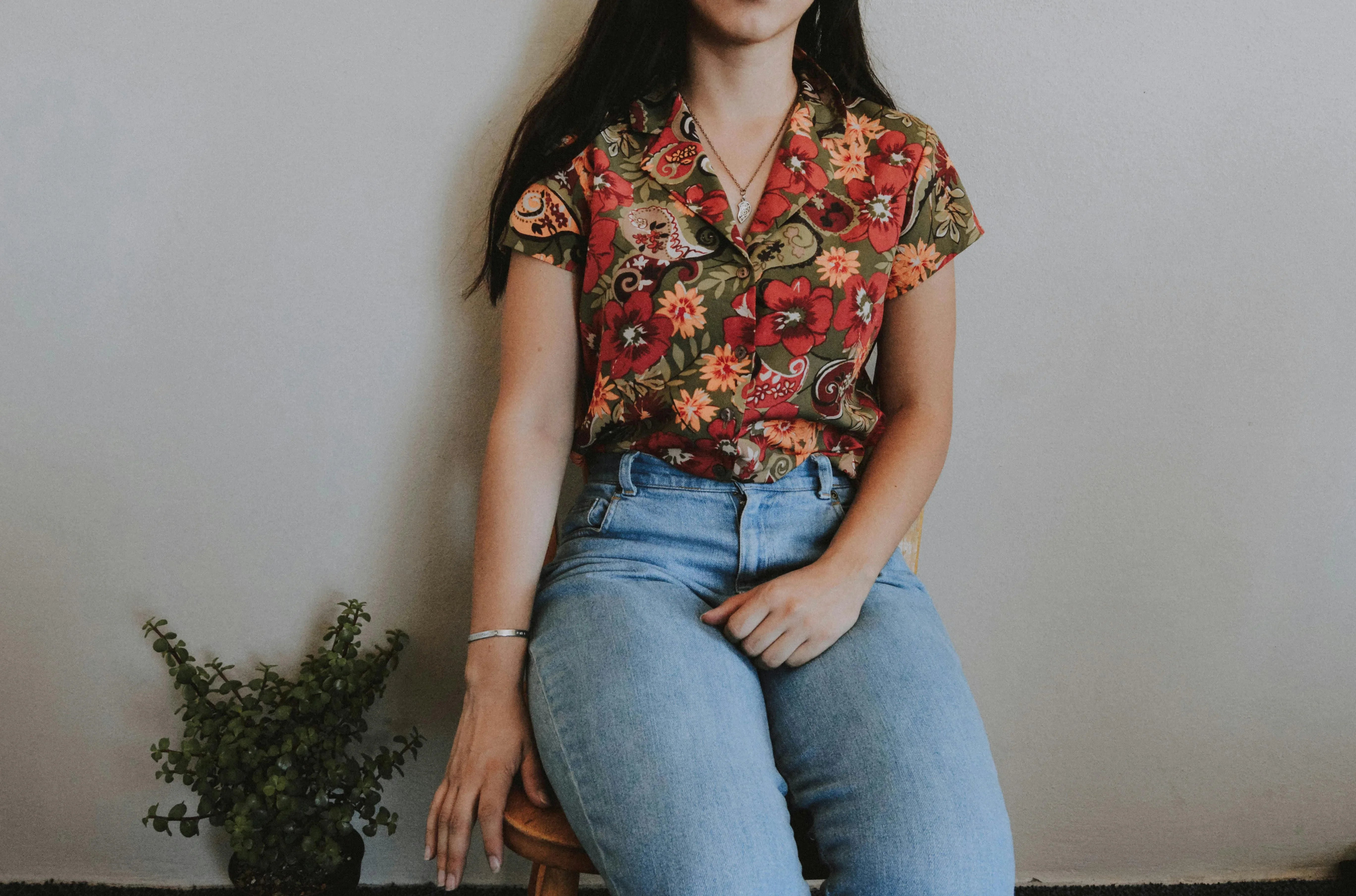 Don’t Be Fooled by Looks: 5 Ergonomic Chair Features Women Shouldn’t Overlook